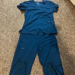 Landau Scrub Set